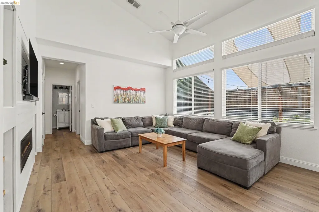 1045 Dawn Court Brentwood CA 94513