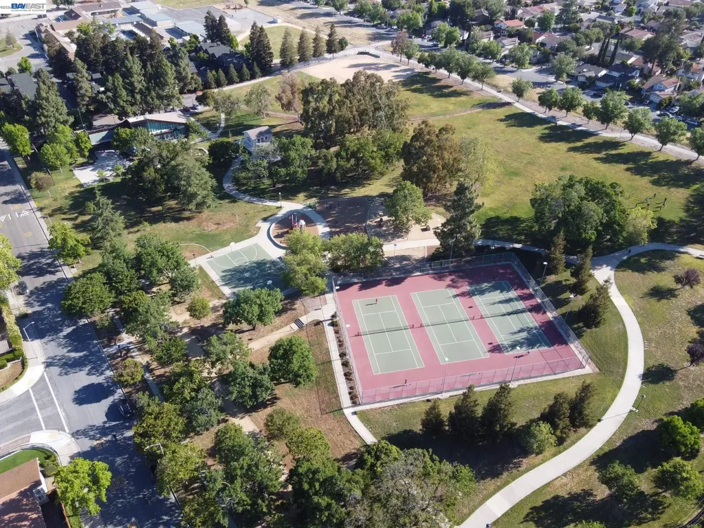 93 Shaniko Common Fremont CA 94539