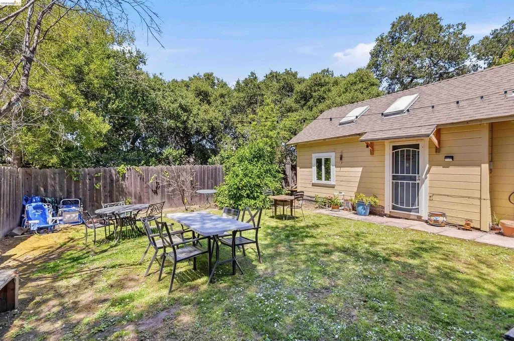 339 Hanover Avenue Oakland CA 94606