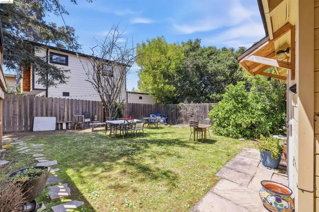 339 Hanover Avenue Oakland CA 94606