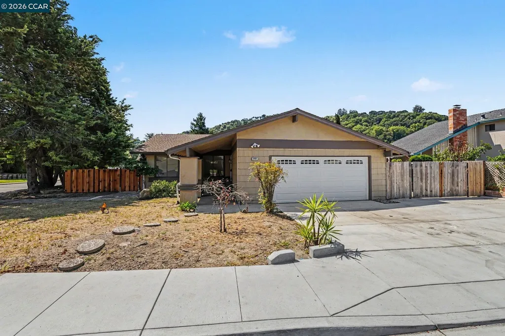 2498 La Reina Street Pinole CA 94564