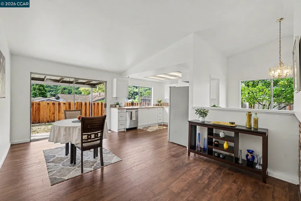 2498 La Reina Street Pinole CA 94564