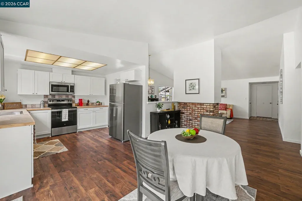 2498 La Reina Street Pinole CA 94564