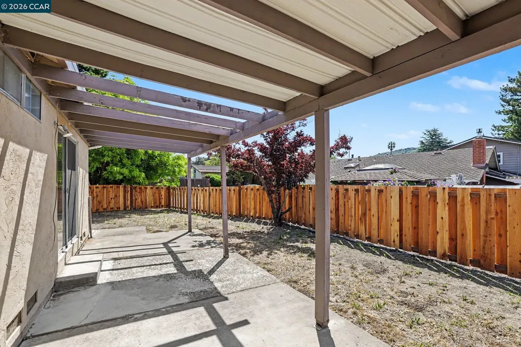 2498 La Reina Street Pinole CA 94564