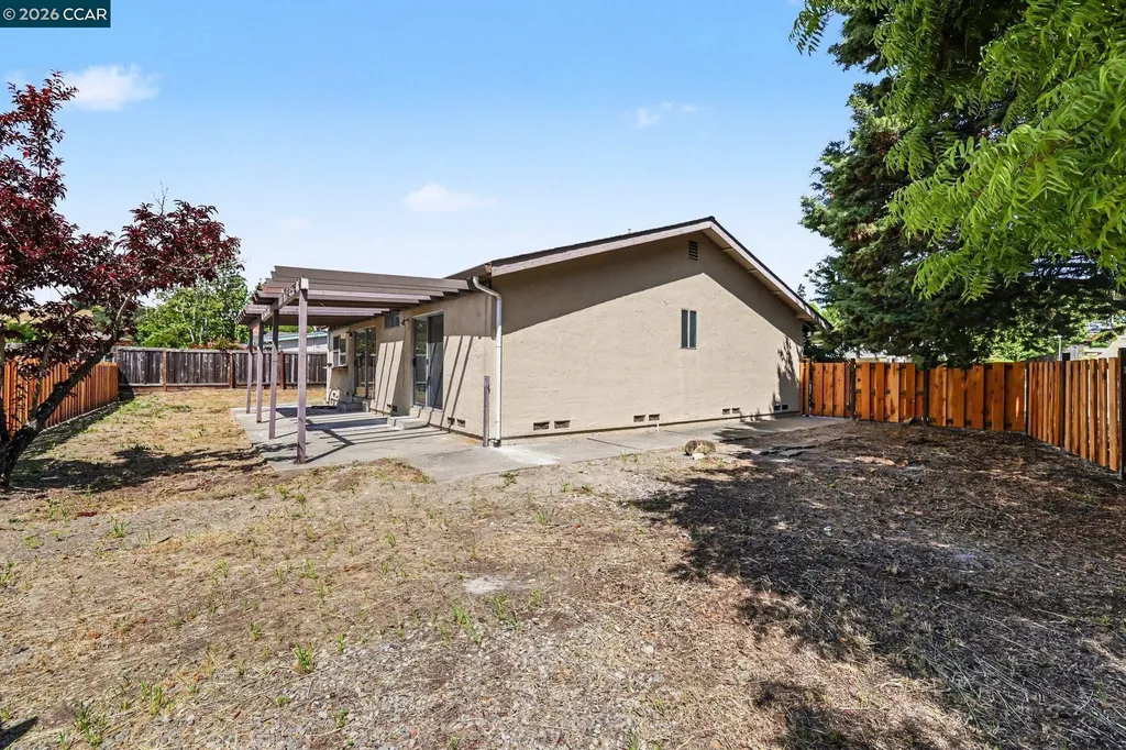 2498 La Reina Street Pinole CA 94564