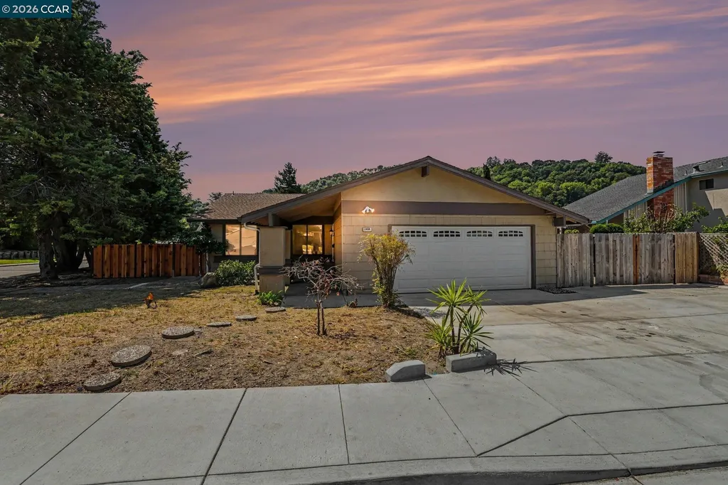 2498 La Reina Street Pinole CA 94564