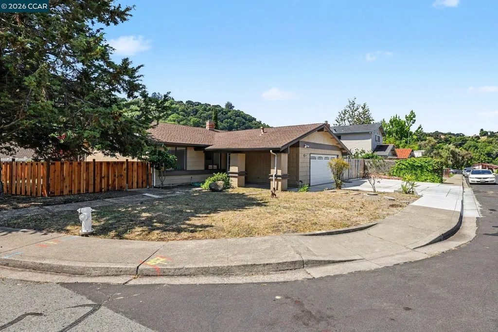 2498 La Reina Street Pinole CA 94564