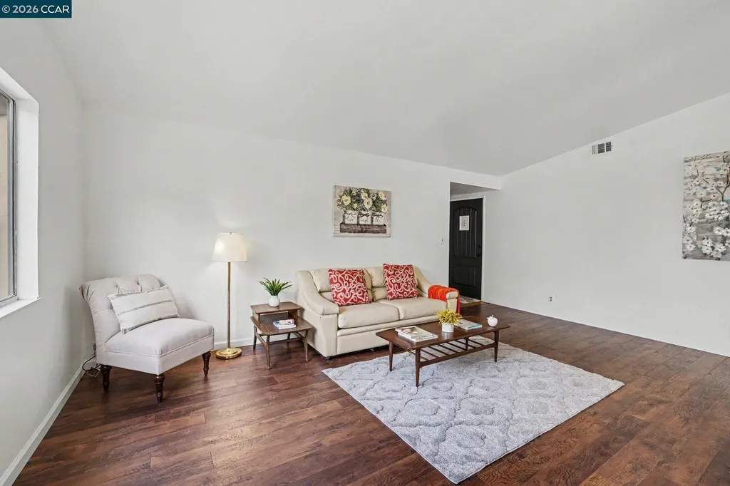 2498 La Reina Street Pinole CA 94564