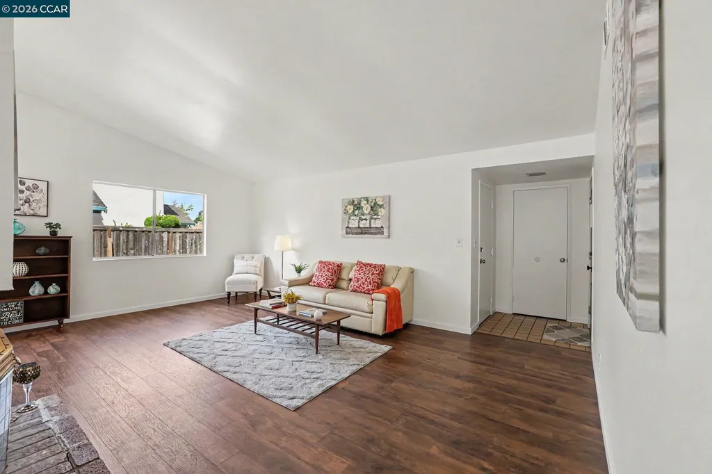 2498 La Reina Street Pinole CA 94564