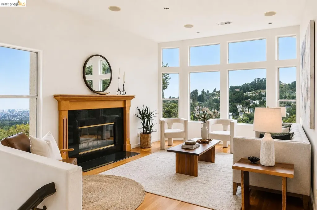 Oakland CA, 35 Bay Forest Court