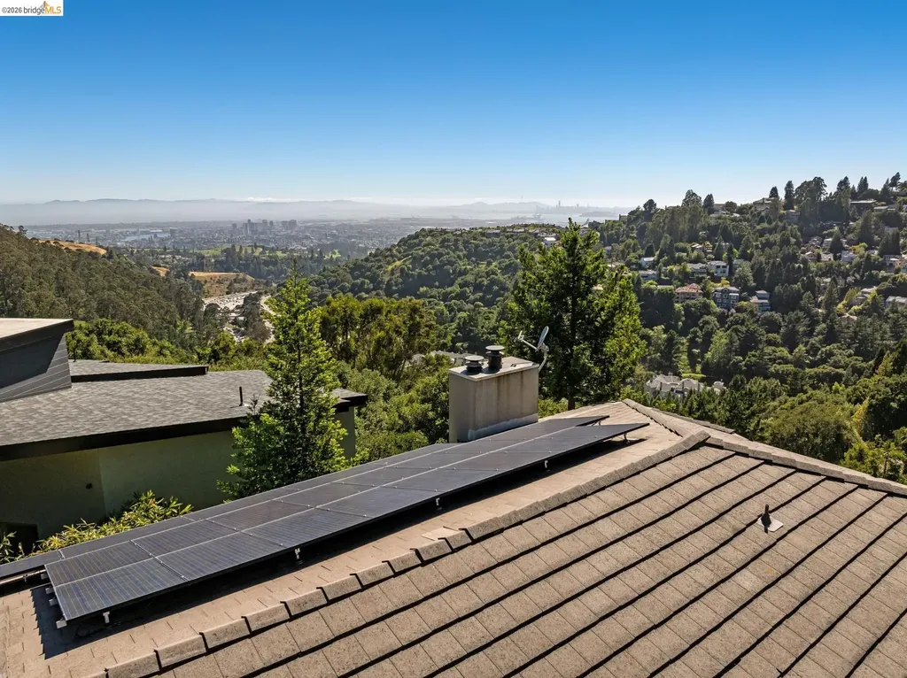 35 Bay Forest Court Oakland CA 94611