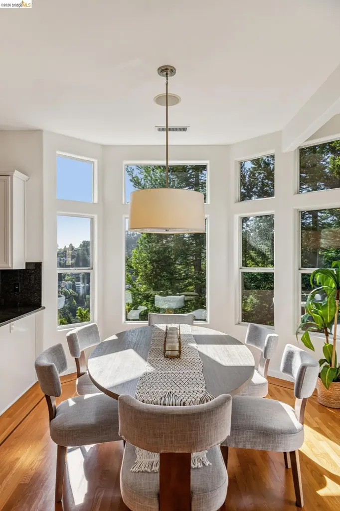35 Bay Forest Court Oakland CA 94611