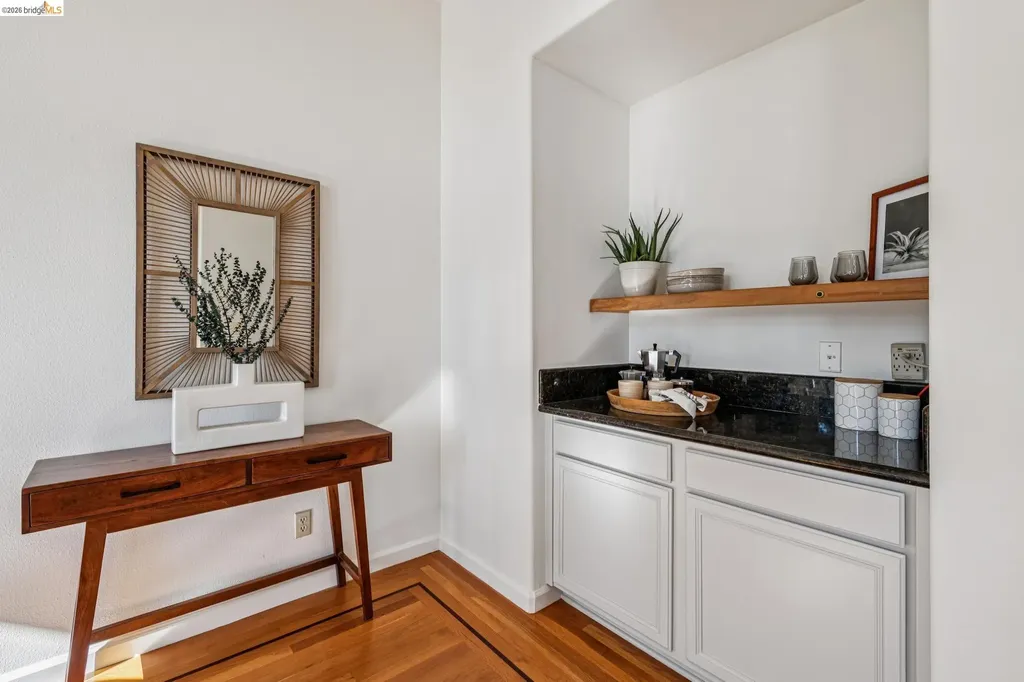 35 Bay Forest Court Oakland CA 94611