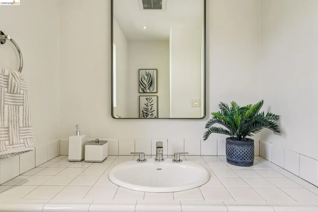 35 Bay Forest Court Oakland CA 94611