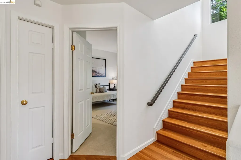 35 Bay Forest Court Oakland CA 94611