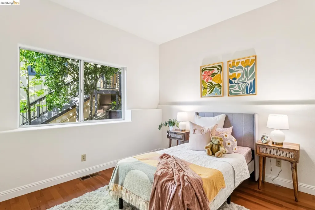 35 Bay Forest Court Oakland CA 94611