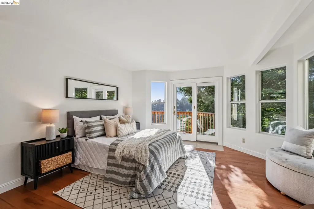 35 Bay Forest Court Oakland CA 94611