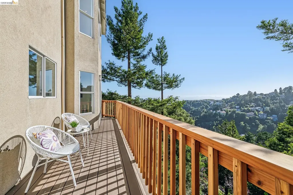 35 Bay Forest Court Oakland CA 94611