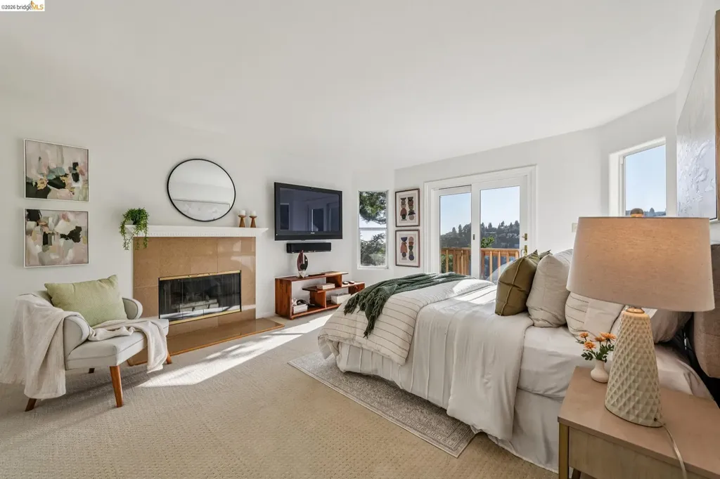 35 Bay Forest Court Oakland CA 94611