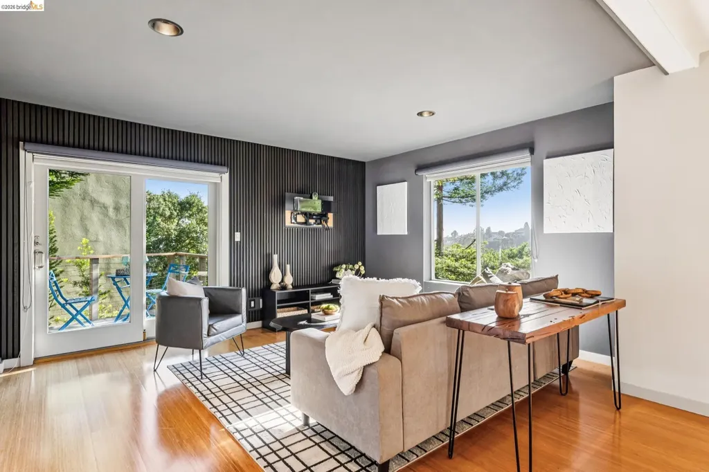 35 Bay Forest Court Oakland CA 94611