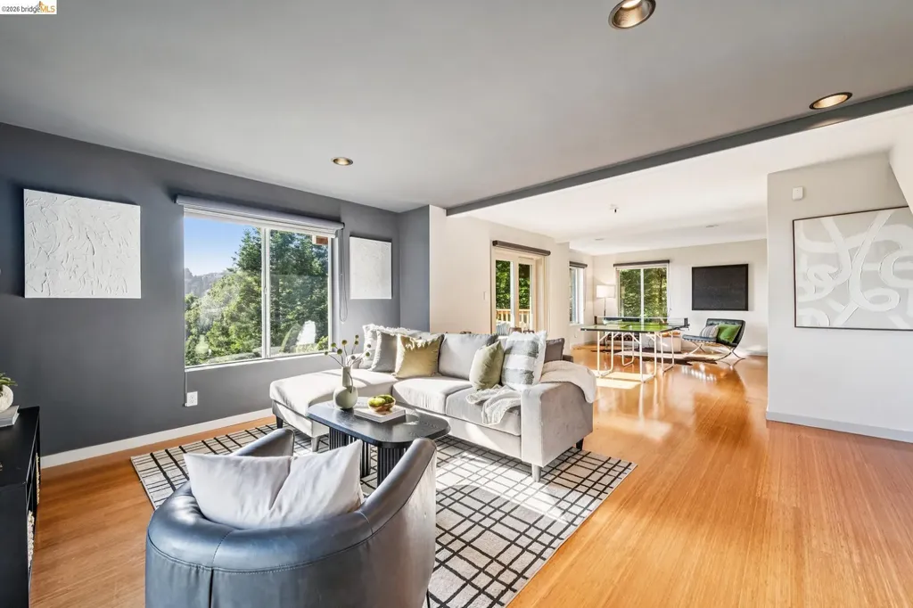35 Bay Forest Court Oakland CA 94611