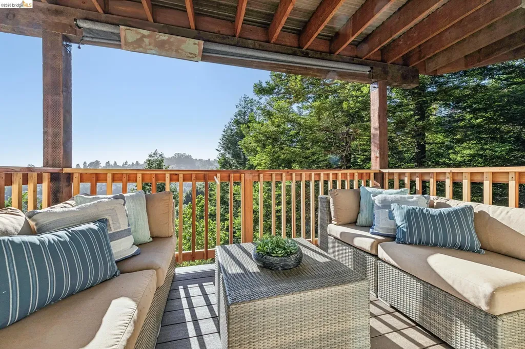 35 Bay Forest Court Oakland CA 94611
