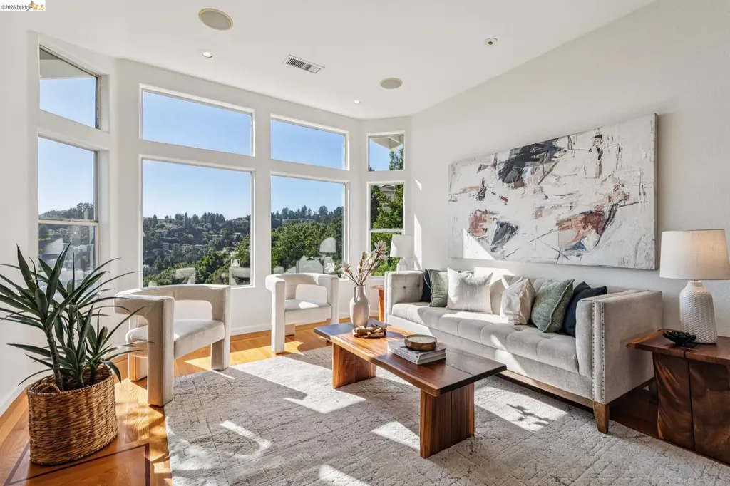 35 Bay Forest Court Oakland CA 94611