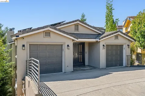 35 Bay Forest Court Oakland CA 94611