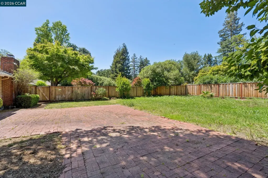 304 Willoughby Court Lafayette CA 94549