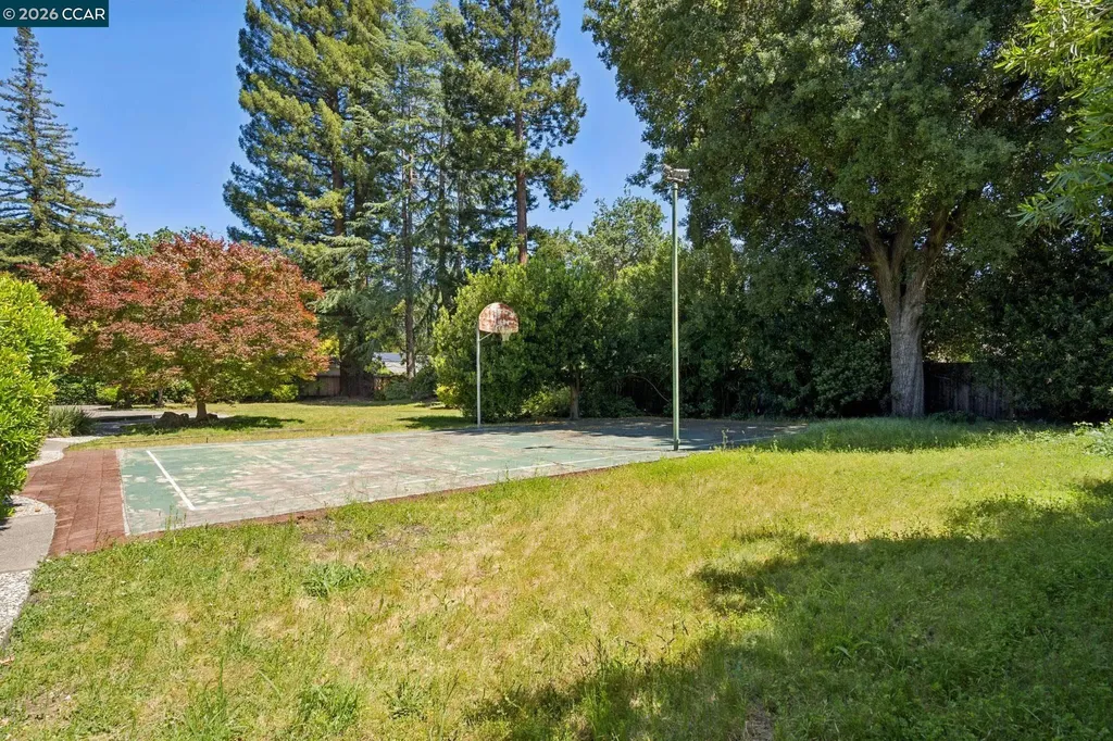 304 Willoughby Court Lafayette CA 94549