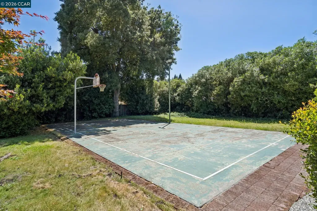 304 Willoughby Court Lafayette CA 94549