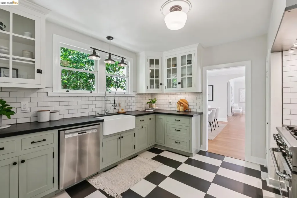 3101 Sheffield Avenue Oakland CA 94602