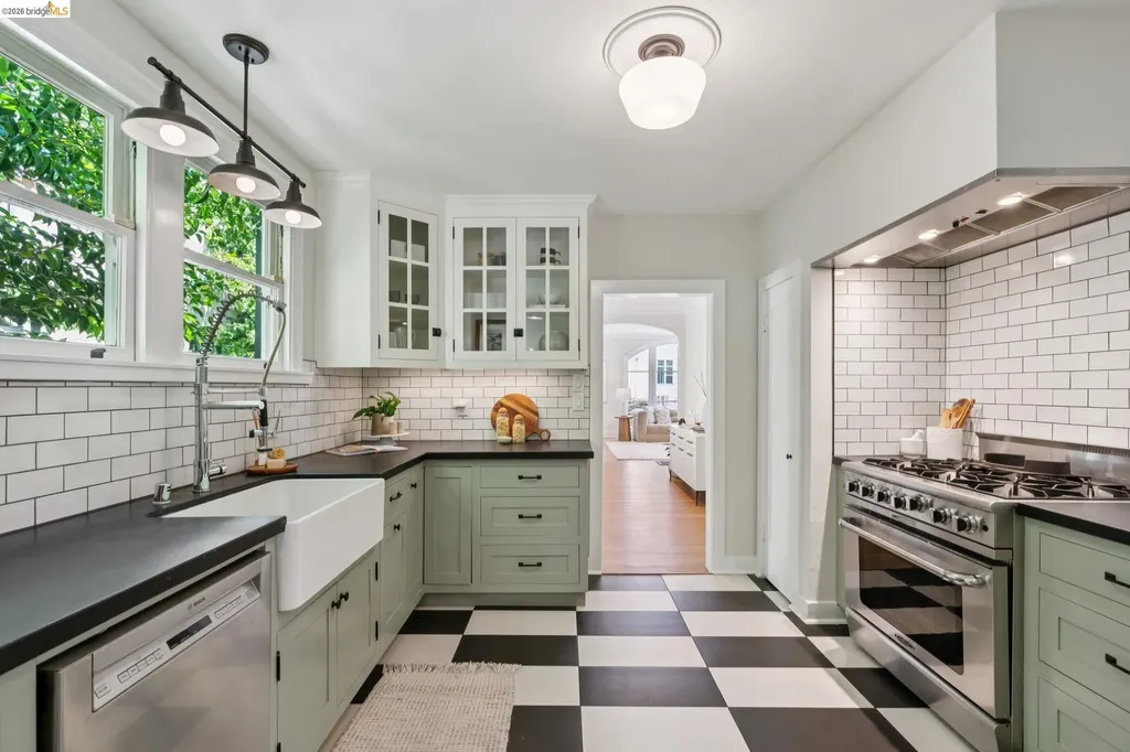 3101 Sheffield Avenue Oakland CA 94602