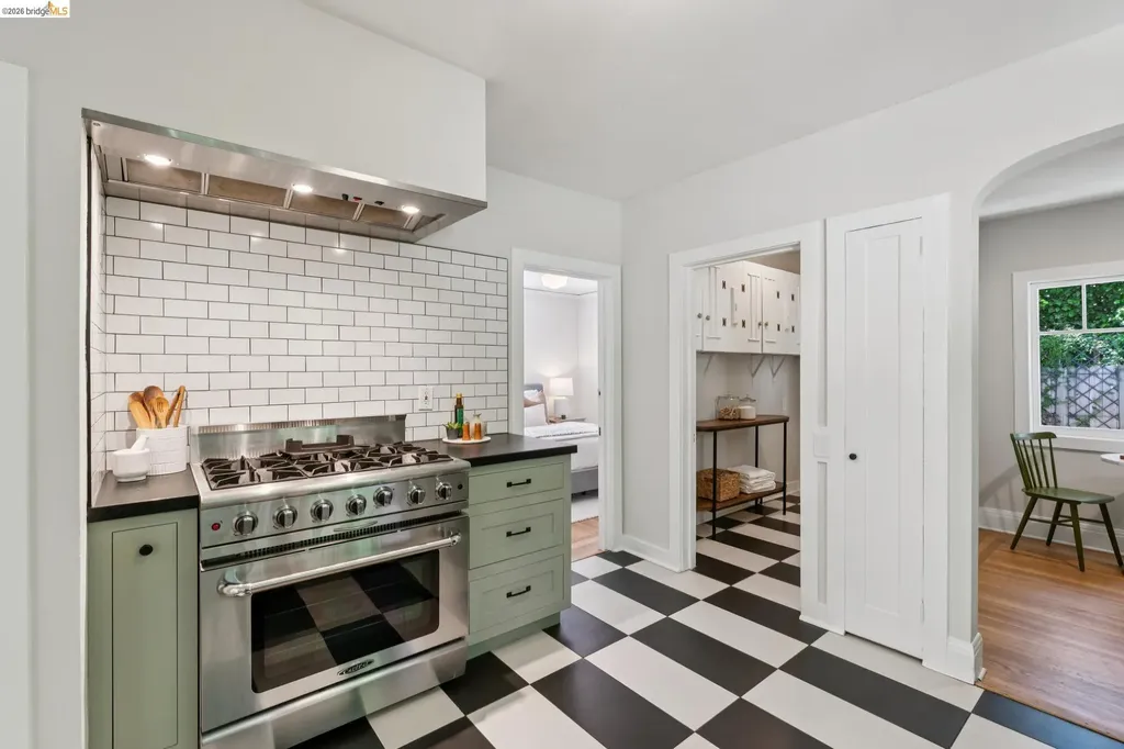 3101 Sheffield Avenue Oakland CA 94602