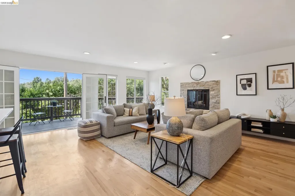 2170 Arrowhead Drive Oakland CA 94611