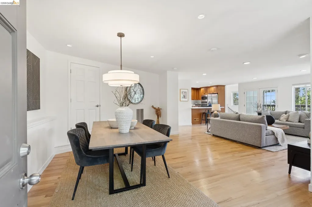 2170 Arrowhead Drive Oakland CA 94611