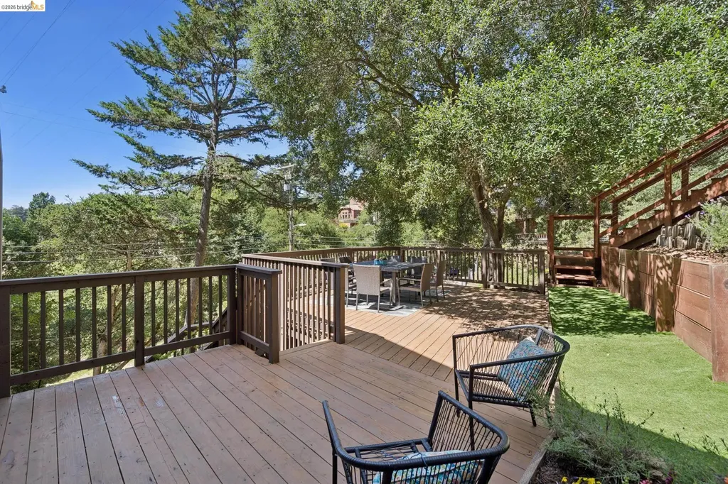 2170 Arrowhead Drive Oakland CA 94611
