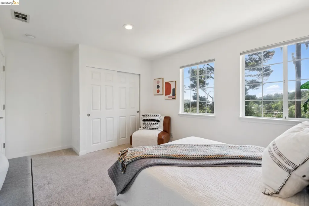 2170 Arrowhead Drive Oakland CA 94611