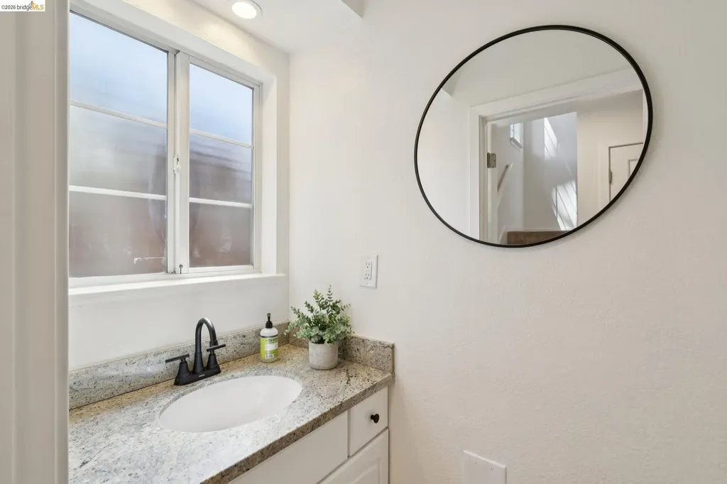 2170 Arrowhead Drive Oakland CA 94611