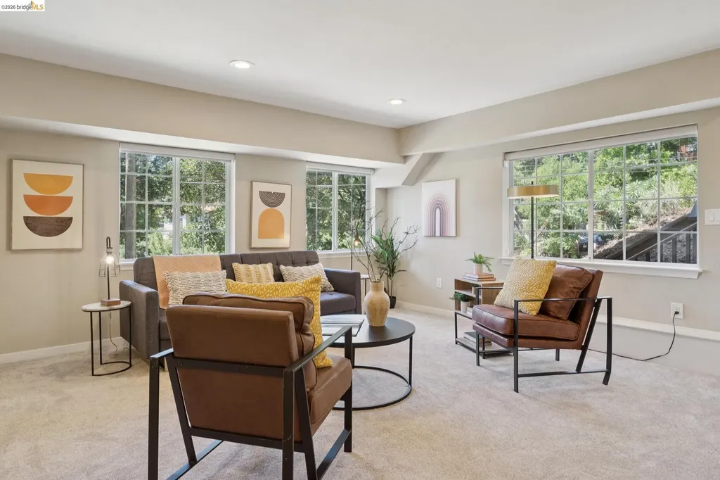 2170 Arrowhead Drive Oakland CA 94611