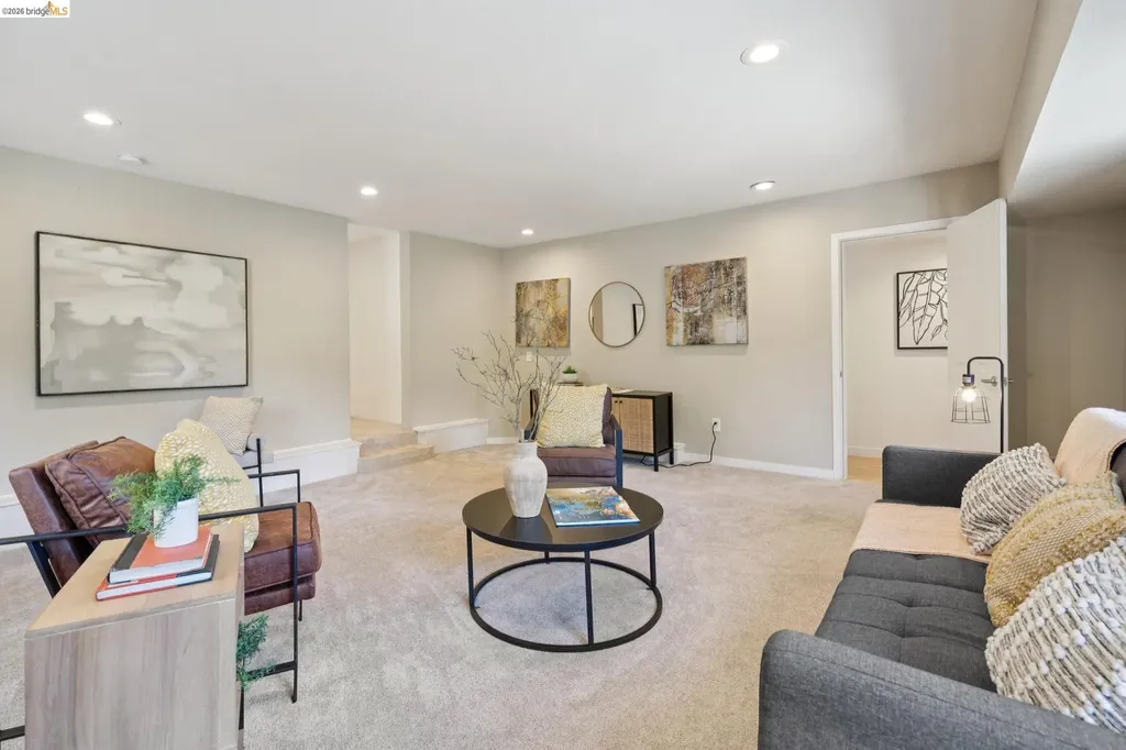2170 Arrowhead Drive Oakland CA 94611