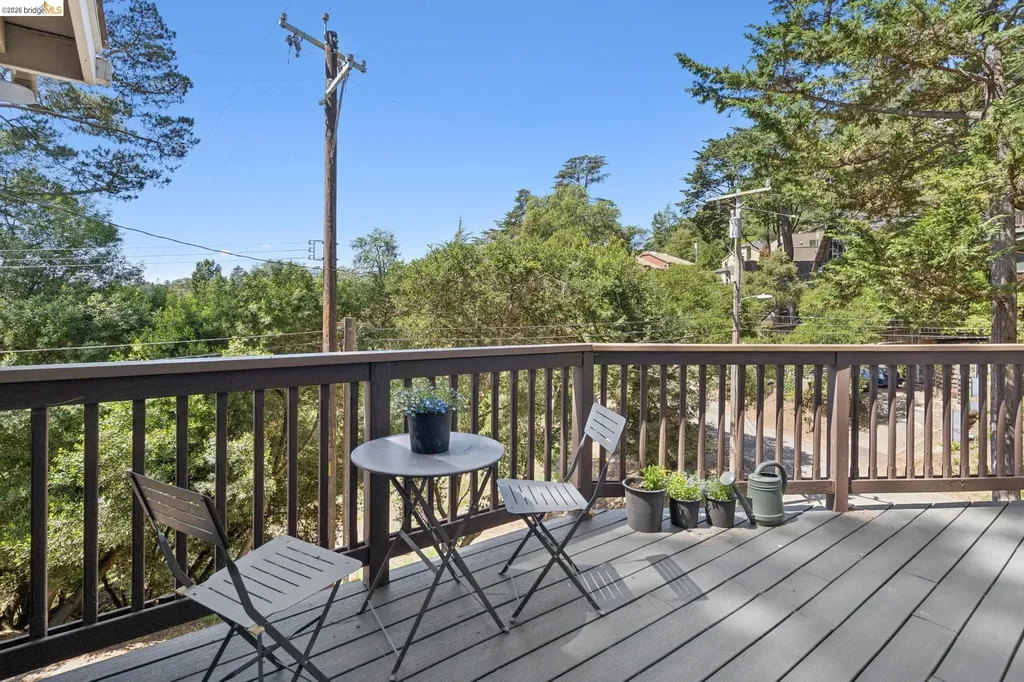 2170 Arrowhead Drive Oakland CA 94611