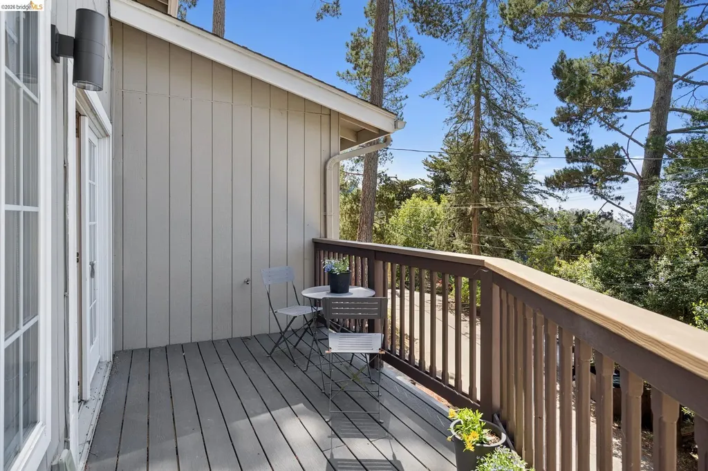 2170 Arrowhead Drive Oakland CA 94611