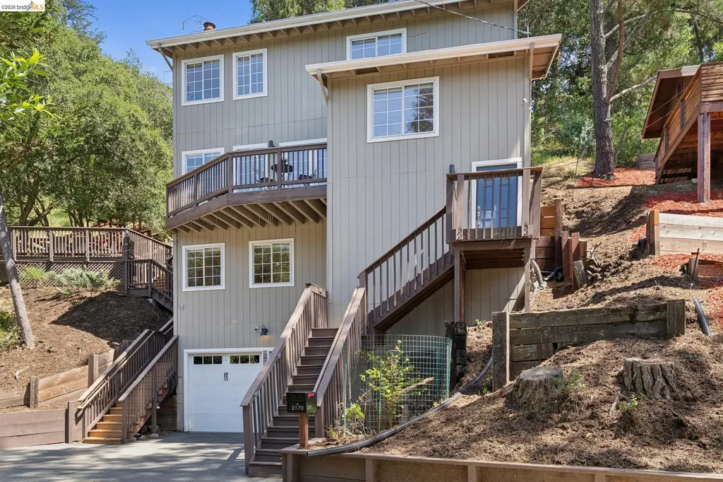 2170 Arrowhead Drive Oakland CA 94611