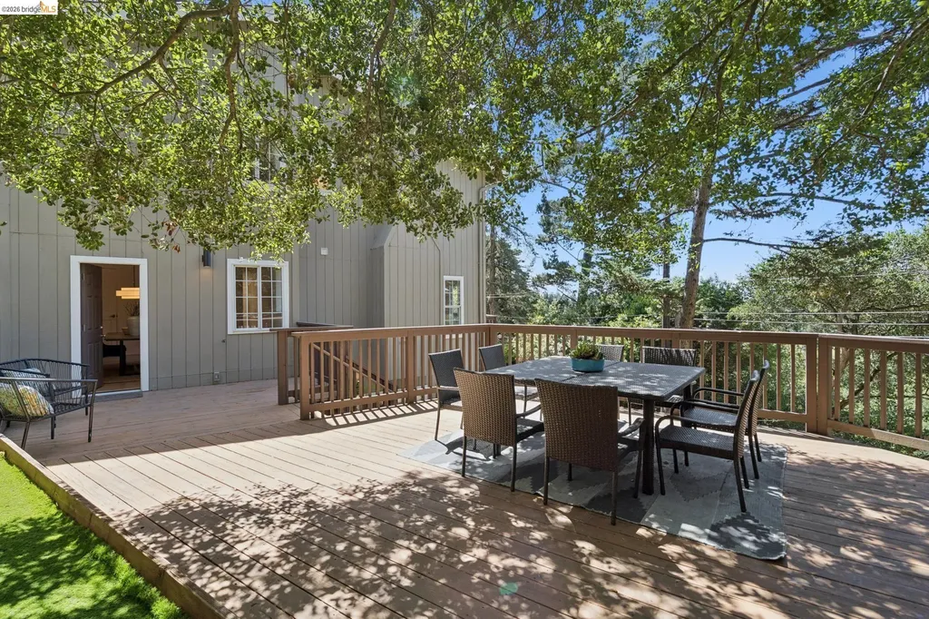 2170 Arrowhead Drive Oakland CA 94611