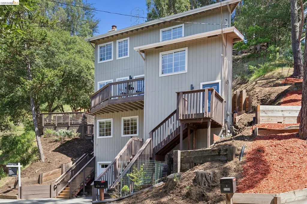 2170 Arrowhead Drive Oakland CA 94611