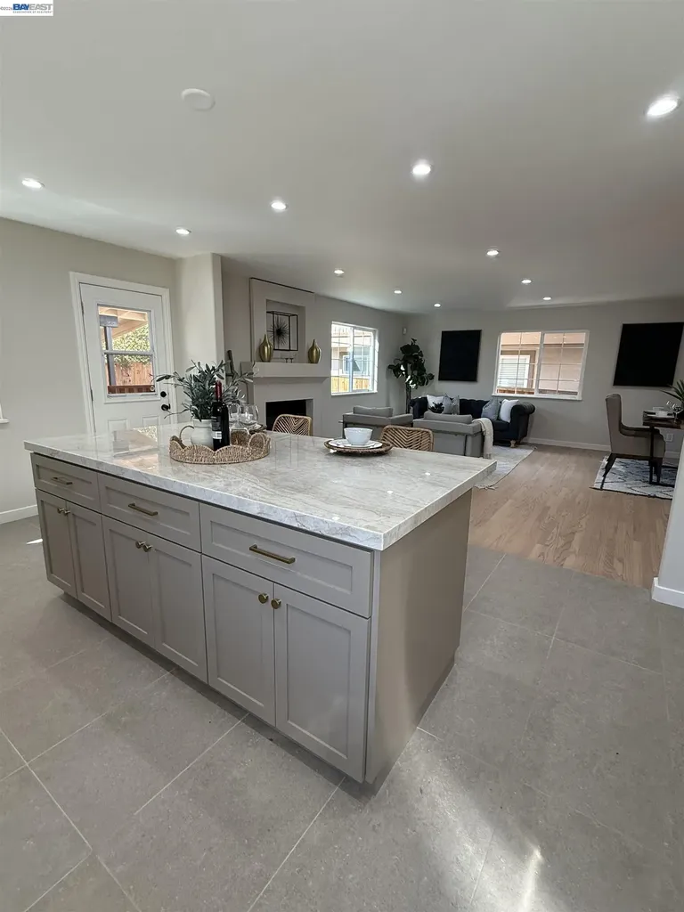 3933 Midvale Avenue Oakland CA 94602
