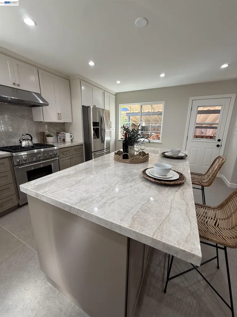 3933 Midvale Avenue Oakland CA 94602