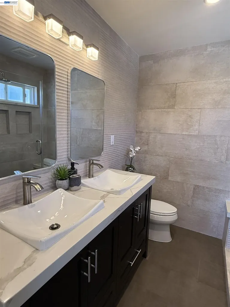 3933 Midvale Avenue Oakland CA 94602