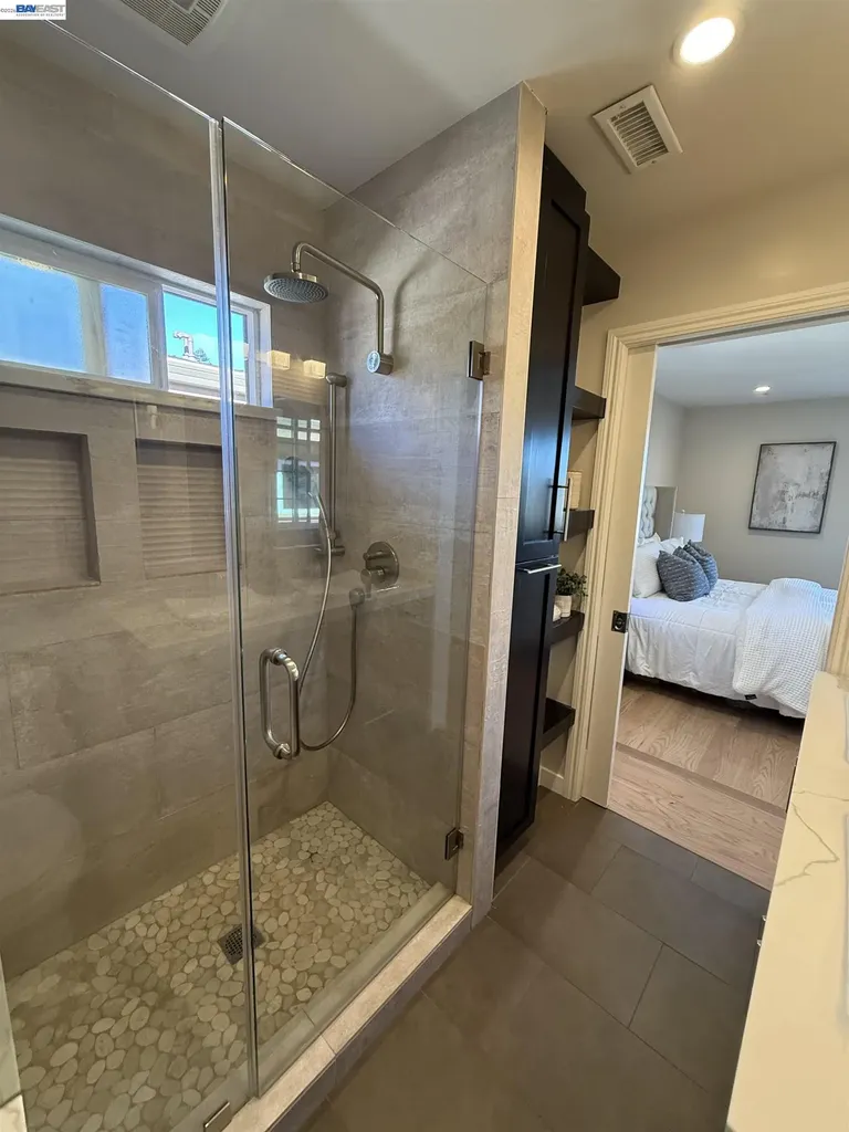 3933 Midvale Avenue Oakland CA 94602